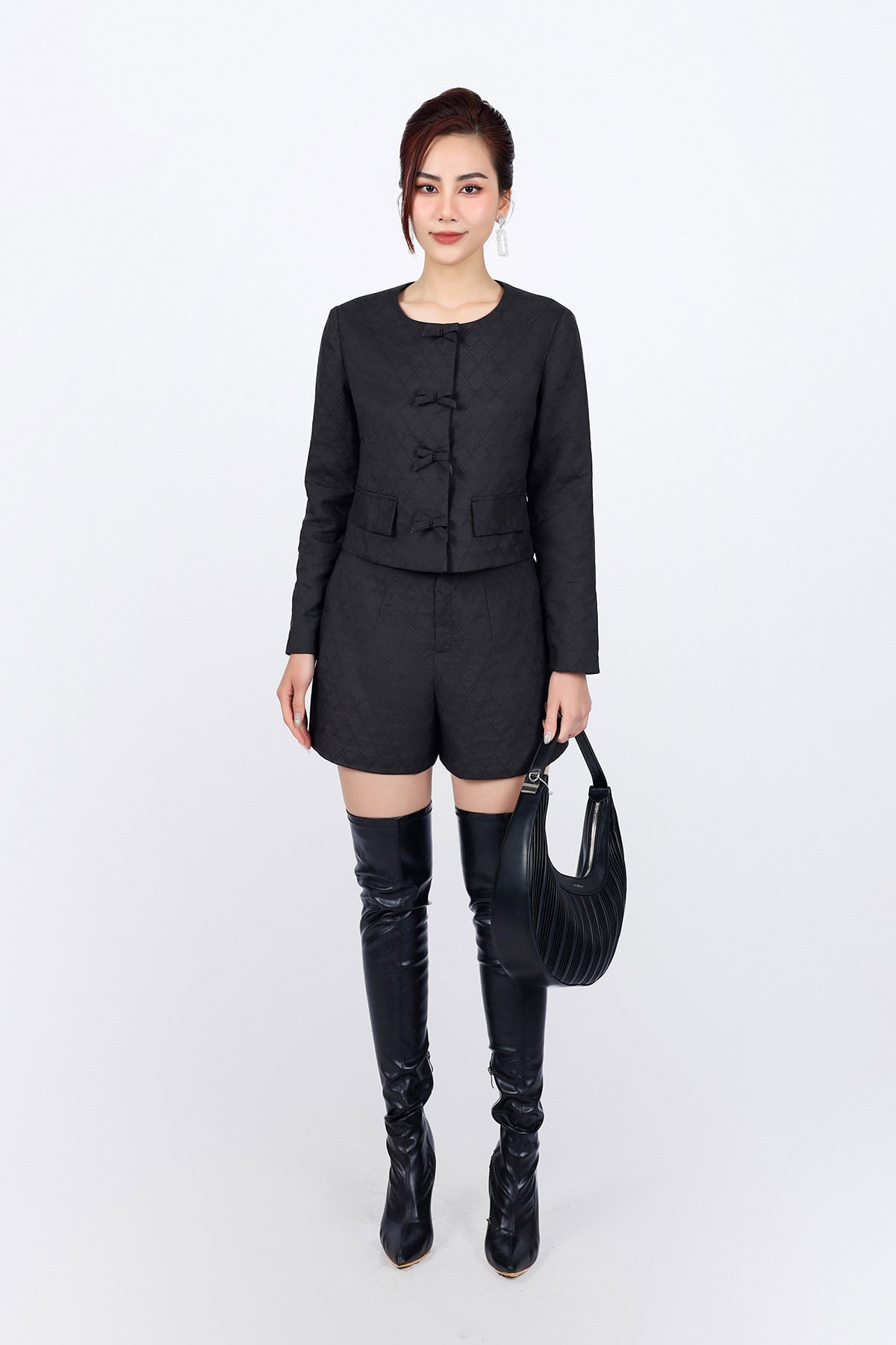 BAD93226 - Áo khoác kiểu công sở vải gió dáng ngắn cổ tròn thân áo đính nơ tạo kiểu - PANTIO