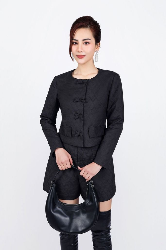 BAD93226 - Áo khoác kiểu công sở vải gió dáng ngắn cổ tròn thân áo đính nơ tạo kiểu - PANTIO