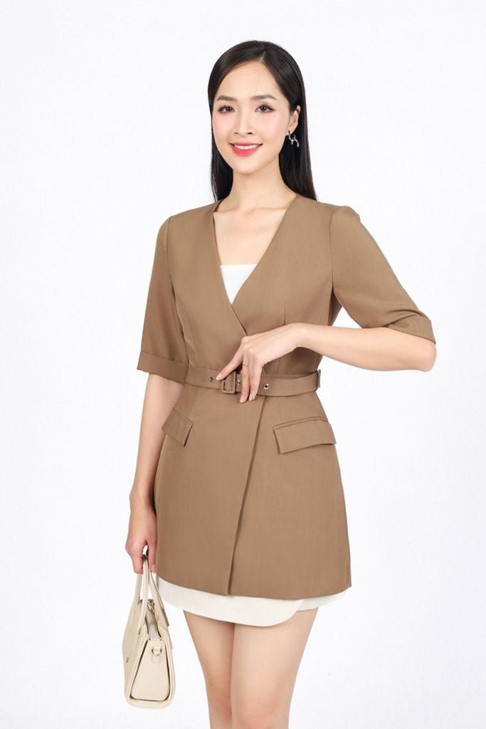 BAD93267 - Áo kiểu công sở vải thô đũi dáng suông cổ xẻ V sâu tay lỡ thân áo phối vạt lệch kèm dây đai thắt eo tạo kiểu - PANTIO