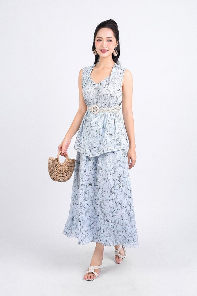 BAI33109 - Áo kiểu dạo phố vải lụa xốp dáng suông cổ chữ V vai áo xếp ly kèm đai trang trí - PANTIO