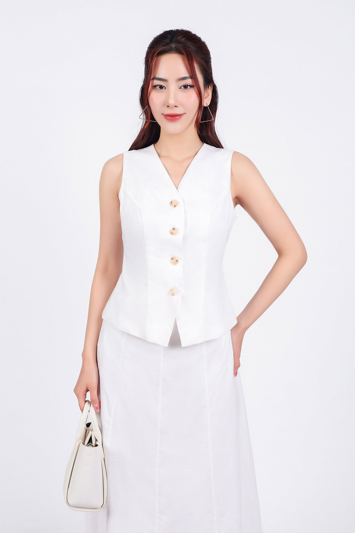 BAK13303 - Áo kiểu dạo phố vải Linen dáng ôm cổ xẻ V không tay thân áo đính khuy tạo kiểu - tỷ lệ kèo 8899