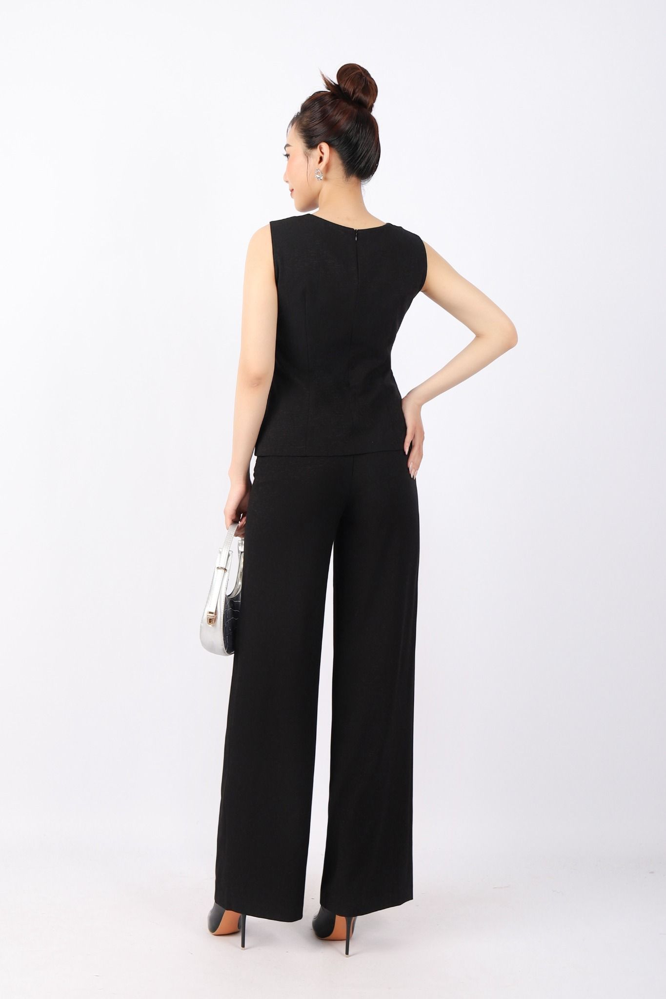 BQD31288 - Quần công sở vải tuytsi dáng suông ống đứng cạp liền phối đính tán bên hông trang trí khóa thân sau - PANTIO