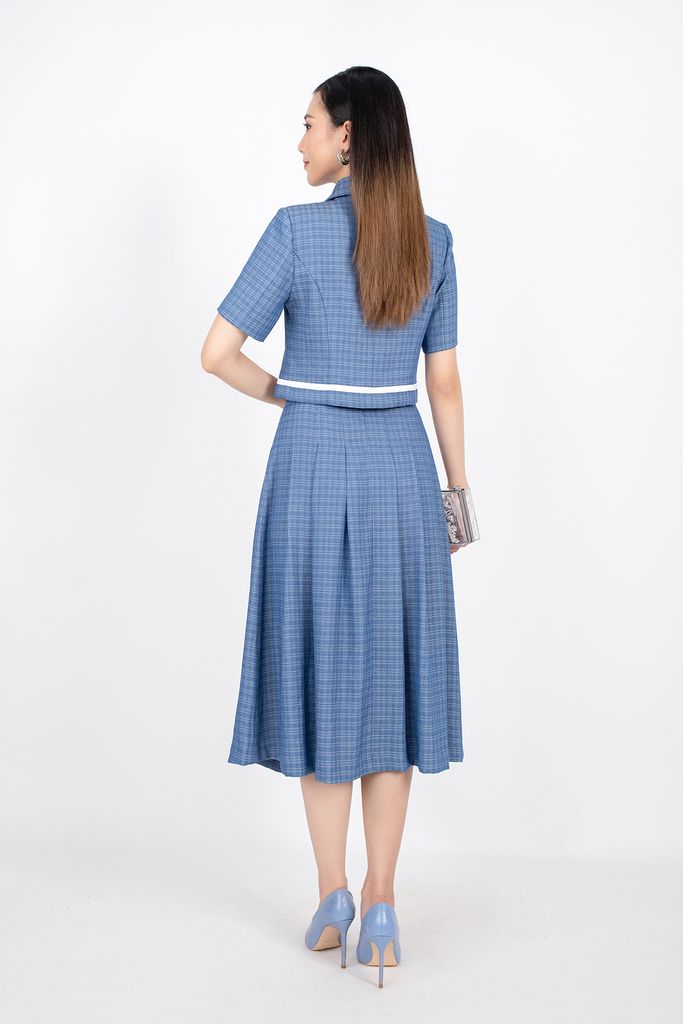 BAK32610 - Áo kiểu vải thô dáng croptop cổ đức thân phối vải đính khuy bọc - Pantio.vn