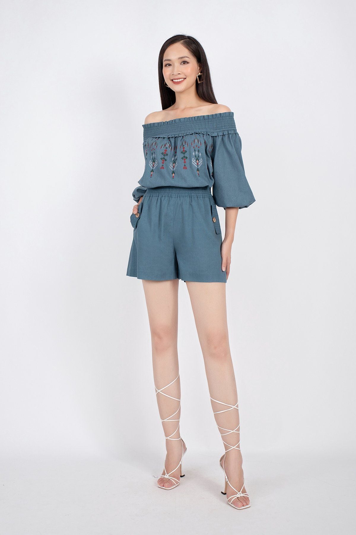 BAK32648 - Áo kiểu dạo phố vải linen dáng Xoè trễ vai bo chun thân phối hình thêu - PANTIO