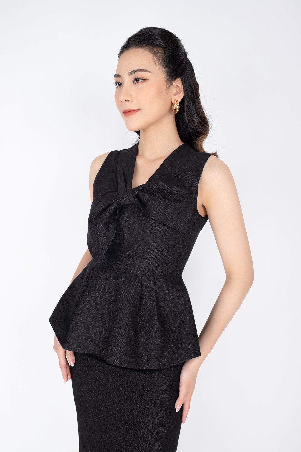 BAK32726 - Áo công sở vải thô dáng peplum cổ V xếp nơ 3D - PANTIO