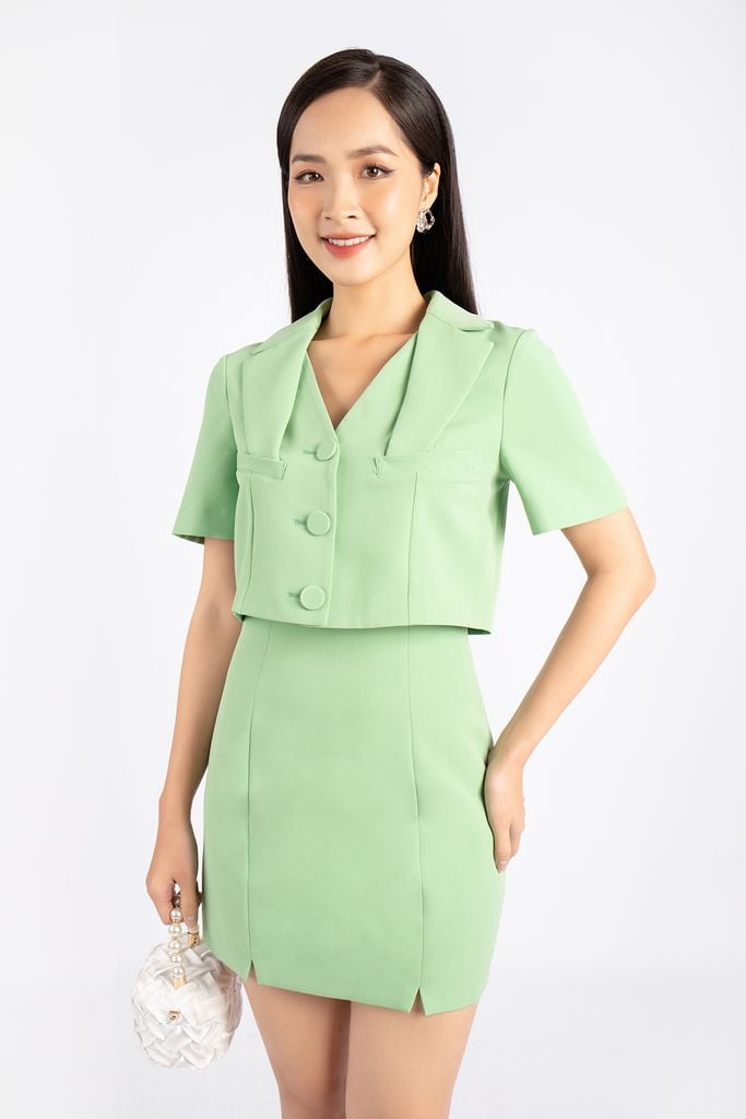 BAK32797 - Áo kiểu dạo phố vải thô dáng croptop cổ V cách điệu cài khuy bọc vải - PANTIO