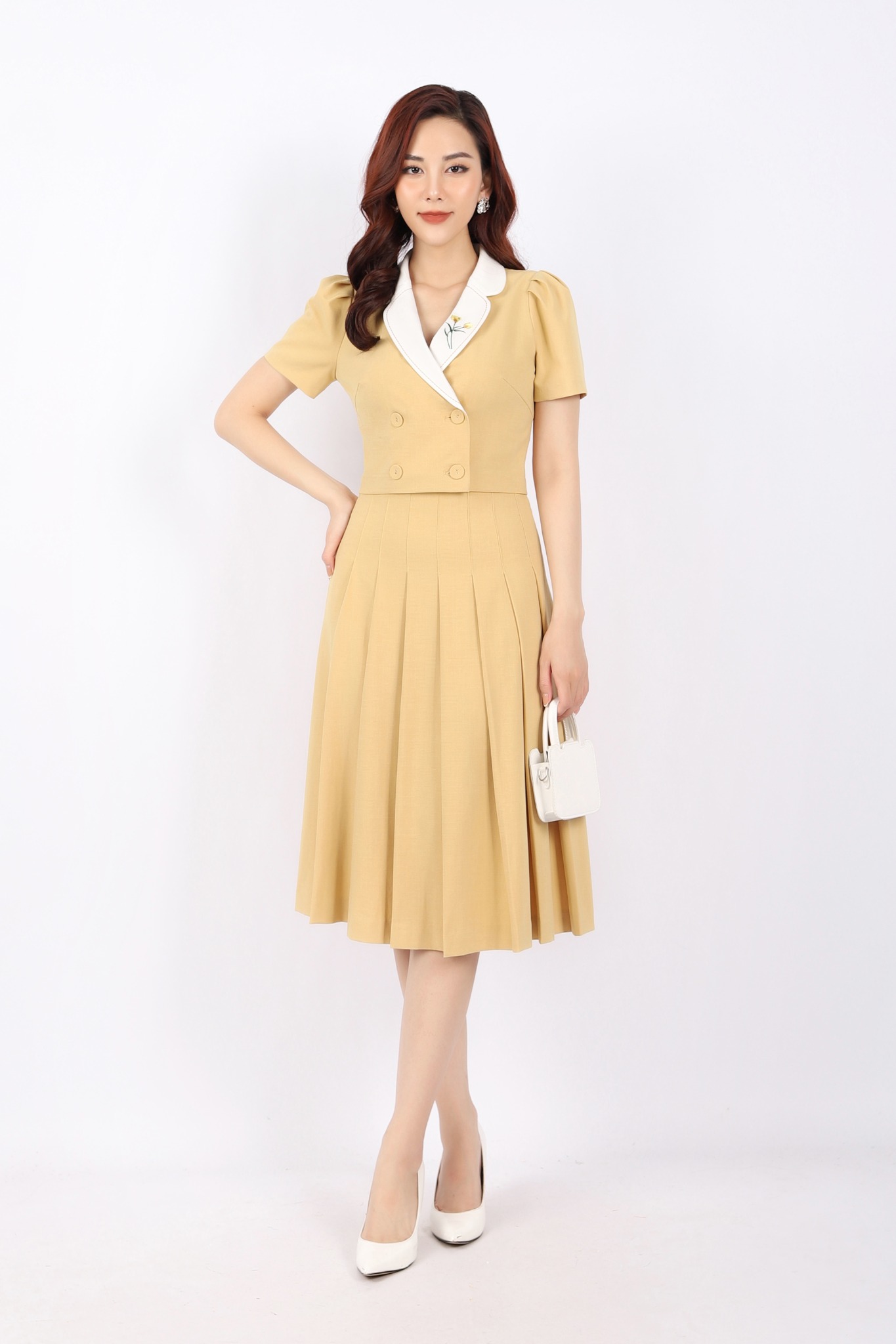 BAK32832 - Áo kiểu công sở vải tuytsi dáng croptop cổ vạt chồng phối vải thô trắng thêu họa tiết trang trí - PANTIO