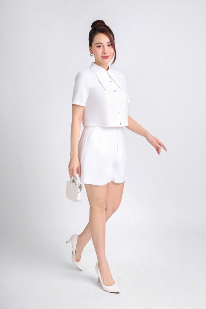 BAK33062 - Áo sơ mi dạo phố vải thô dáng lửng cổ đức to bản - PANTIO