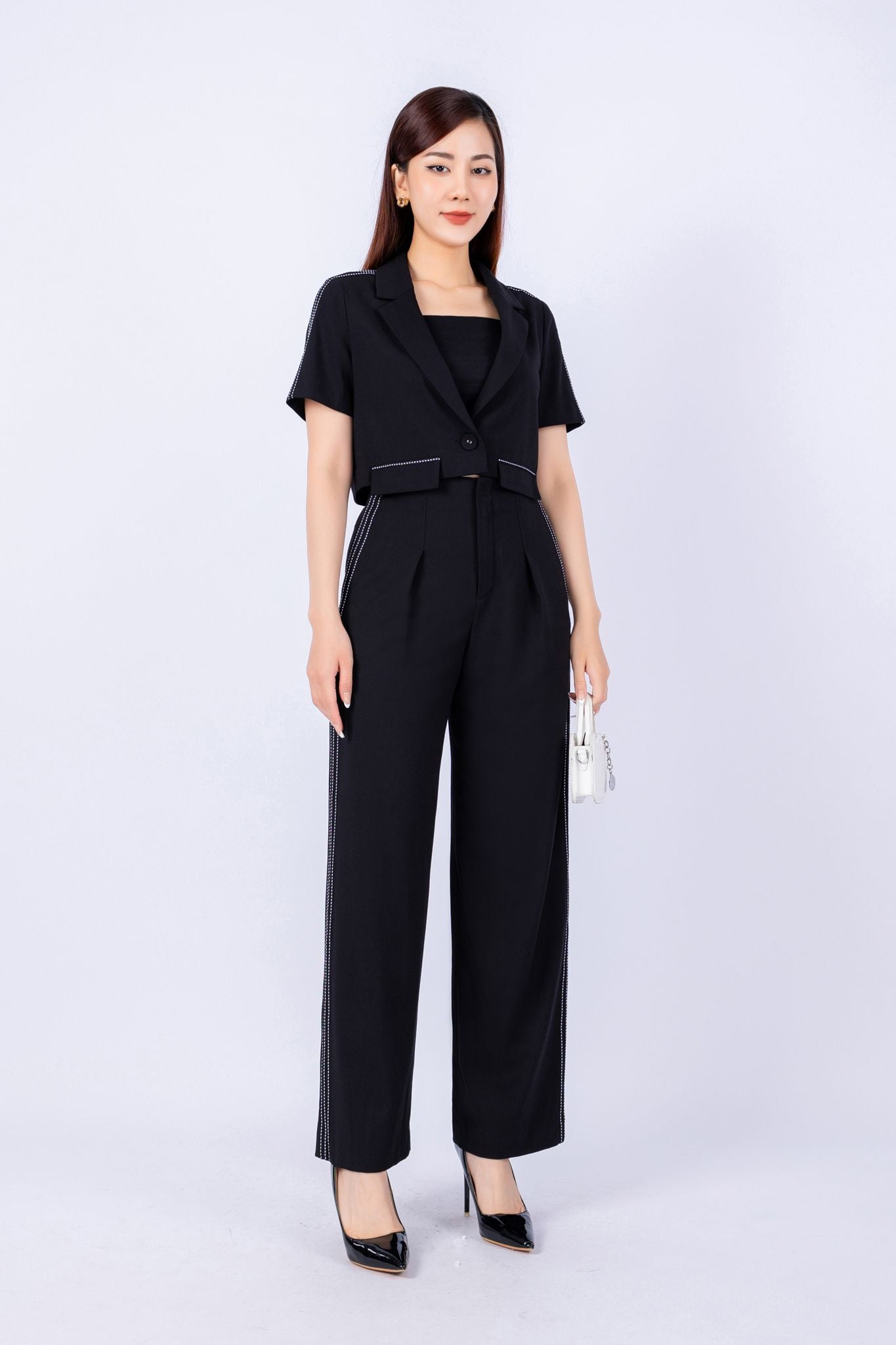 BAK33067 - Áo vest công sở vải tuytsi dáng croptop có lót vải habutai cổ hai ve vai phối dây ren trang trí gấu áo phối nắp túi tạo kiểu - PANTIO