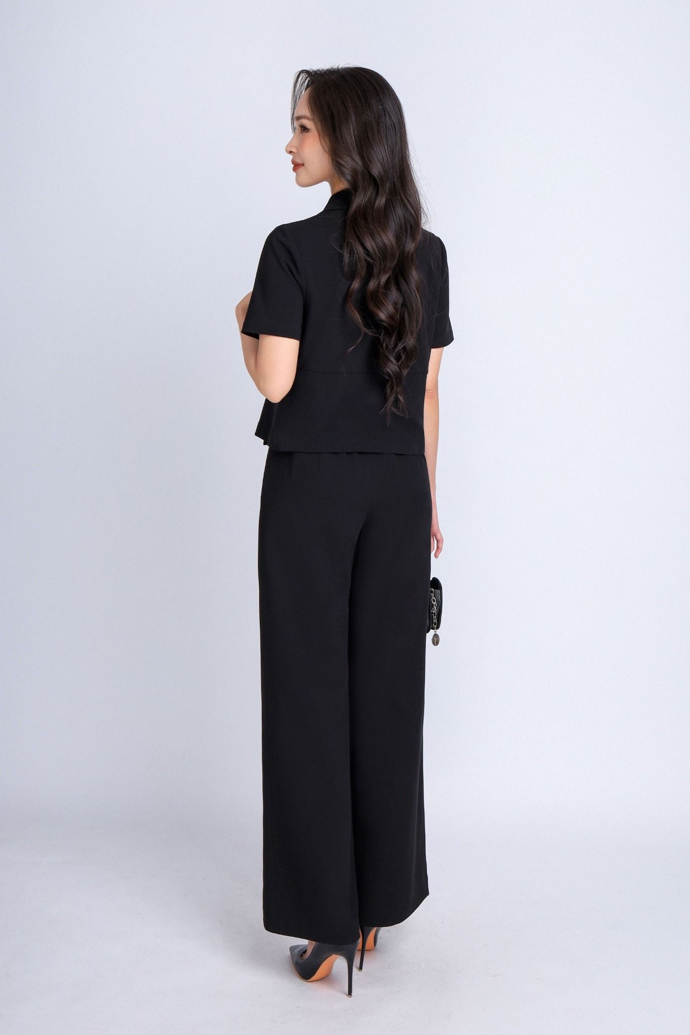 BAK33086 - Áo vest kiểu công sở chất liệu tuytsi dáng peplum lửng, vạt chéo đính khuy trang trí - PANTIO