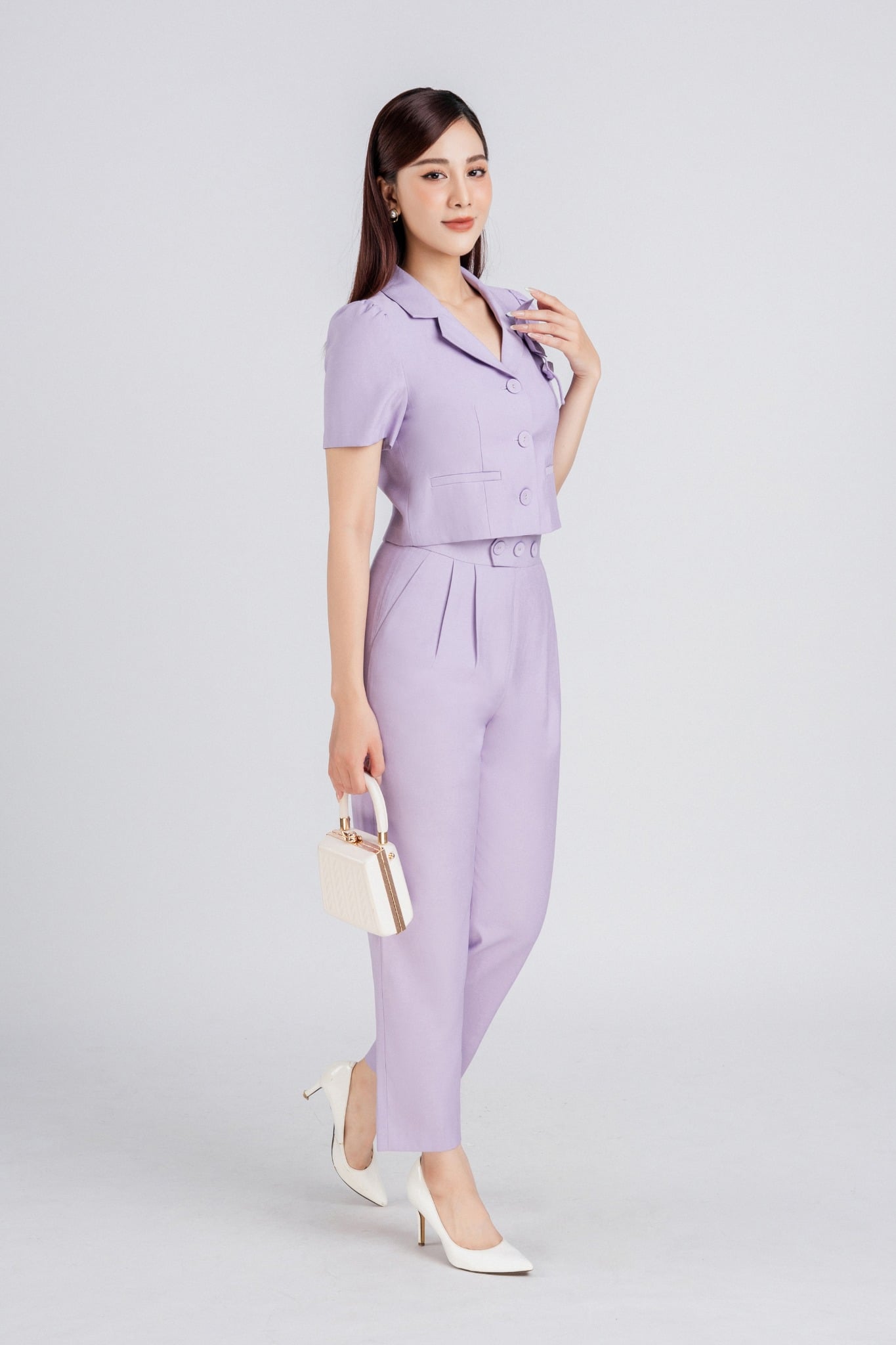 BAK33093 - áo kiểu công sở vải thô lót 1 lớp habutai cổ đức dáng lửng phối khuy bọc kèm hoa trang trí tạo kiểu vai bồng nhẹ - PANTIO