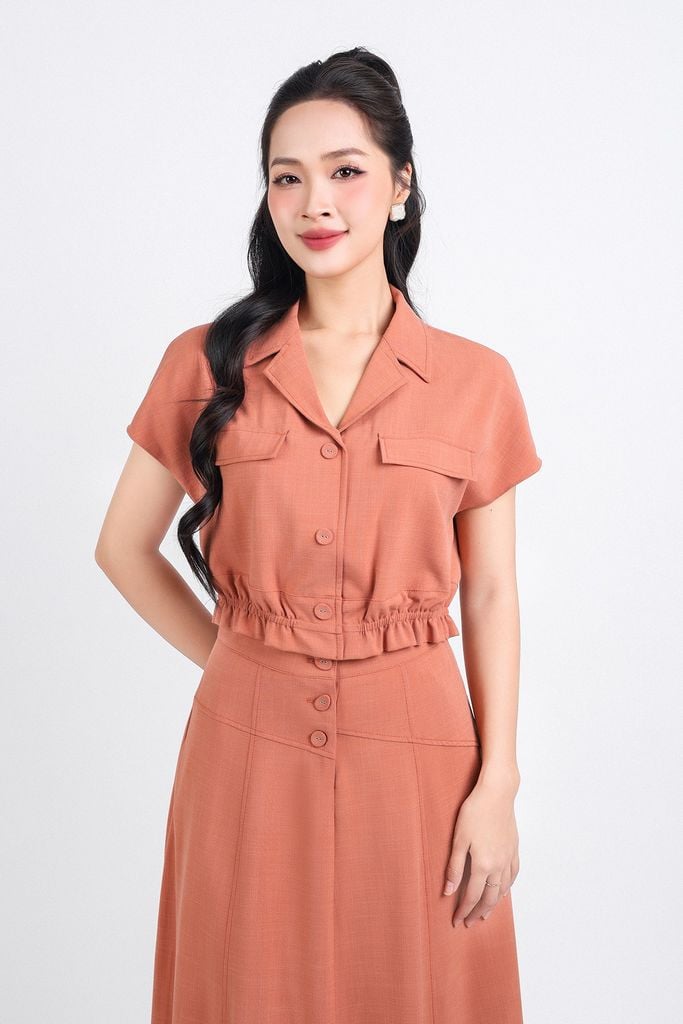 BAK33106 - Áo kiểu công công sở vải tuytsi dáng lửng cổ hai ve ngực áo phối túi trang trí gấu áo bo chun - PANTIO