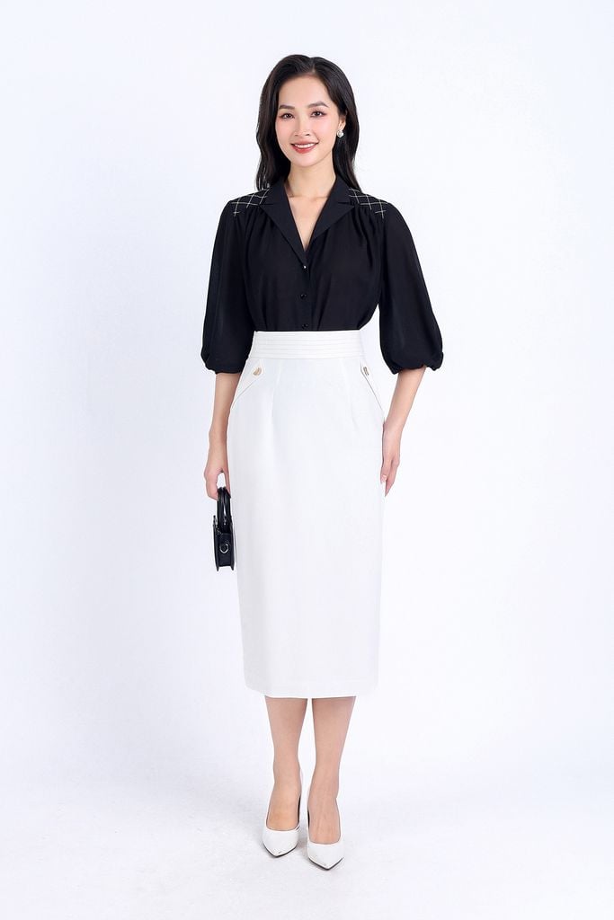 BAK33136 - Áo sơ mi kiểu công sở vải phi cát dáng suông cổ hai ve vai thêu hoạ tiết kẻ caro tay lửng gấu tay bo chun cài khuy thân trước - PANTIO