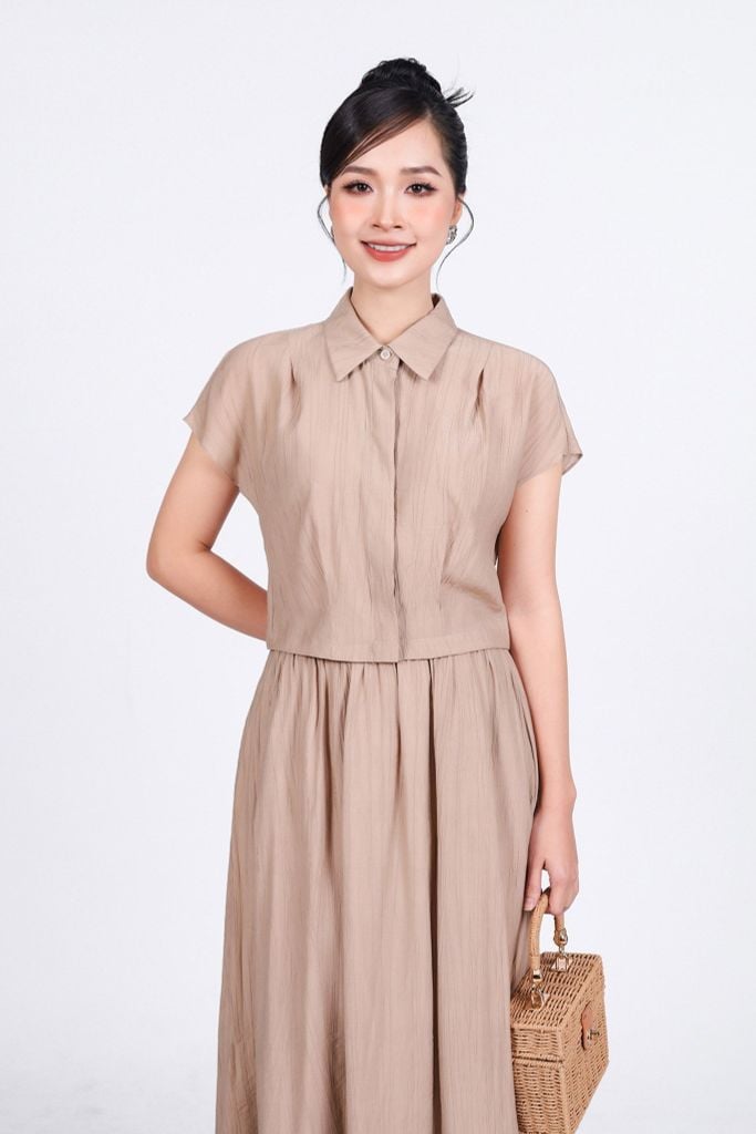 BAK33442 - Áo kiểu công sở vải thô nhăn mỏng dáng lửng cổ đức vai chờm cài khuy thân trước - PANTIO
