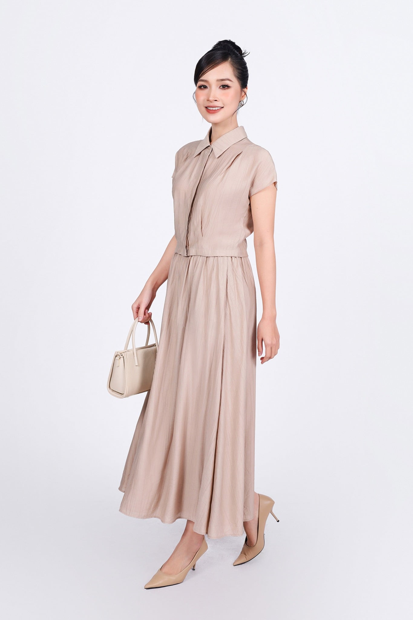 BAK33442 - Áo kiểu công sở vải thô nhăn mỏng dáng lửng cổ đức vai chờm cài khuy thân trước - PANTIO