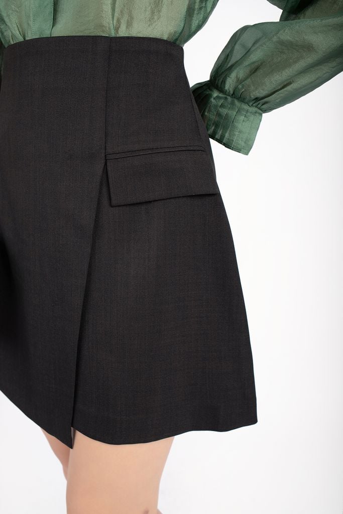 FJN7646 - Chân váy công sở vải thô nano dáng A vạt lệch phối nắp túi trang trí khóa thân sau - PANTIO