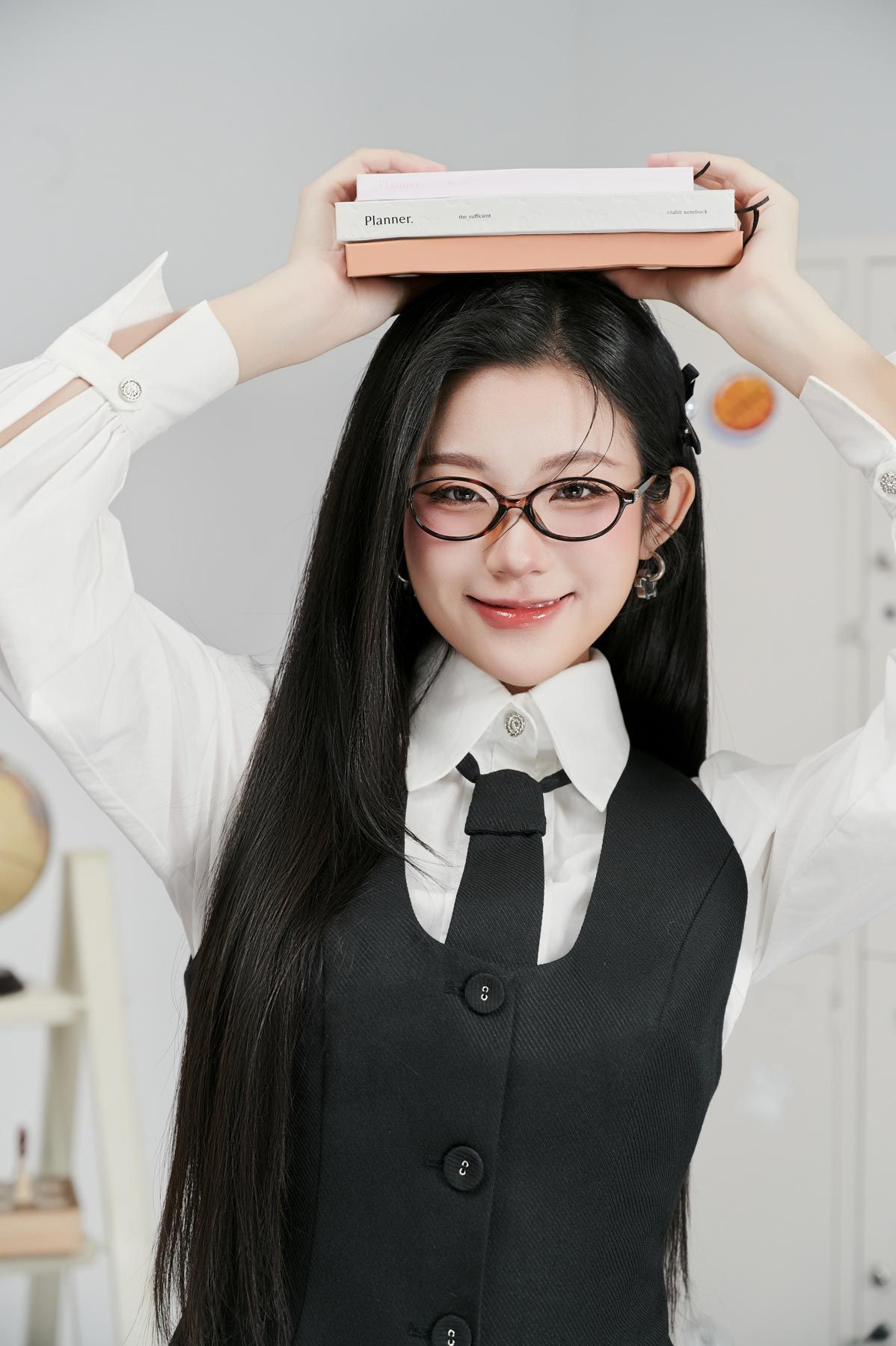 BKM33435 - Áo khoác gile vải thô dày cổ tròn gấu xẻ cài khuy bọc thân trước kèm cà vạt chun - JAN.