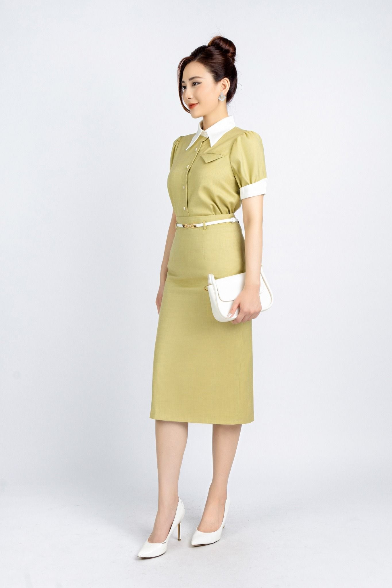 BAS13004 - Áo kiểu công sở vải thô dáng ôm cổ đức phối vải khác màu tạo kiểu tay bồng nhẹ - PANTIO