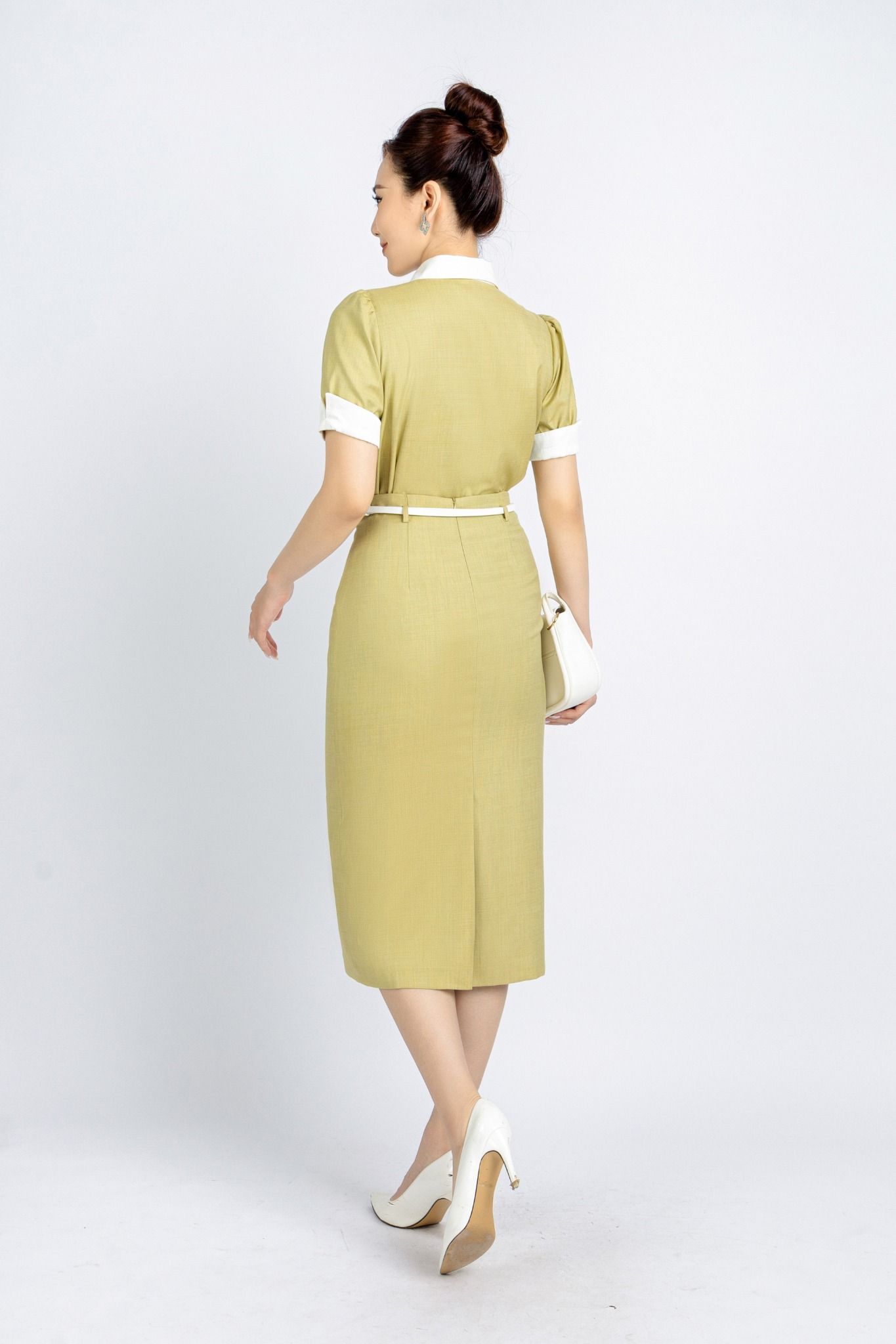 BAS13004 - Áo kiểu công sở vải thô dáng ôm cổ đức phối vải khác màu tạo kiểu tay bồng nhẹ - PANTIO