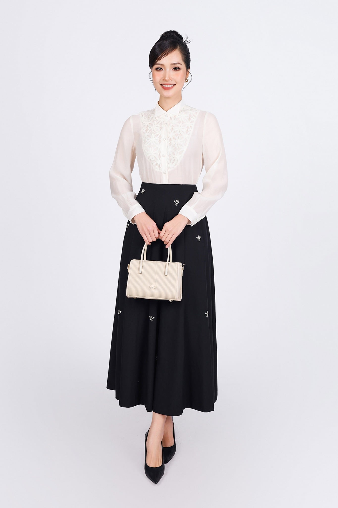 FJD91258 - Chân váy dài công sở vải tuyn dáng A thân váy đính ngọc tạo kiểu khoá thân sau - PANTIO