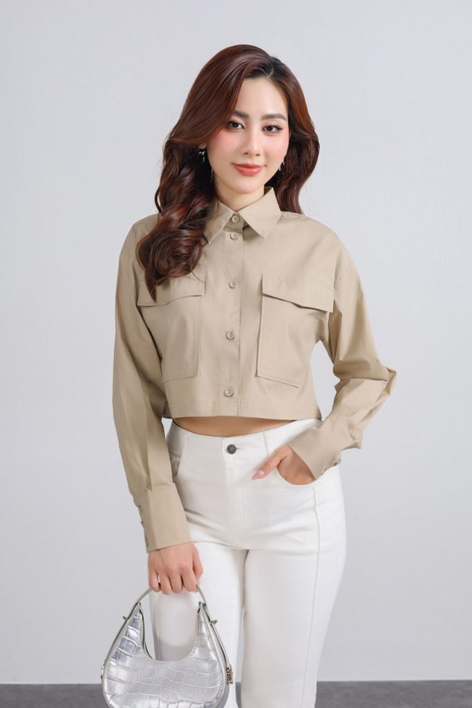 BAS13292 - Áo sơ mi kiểu vải thô kate dáng croptop cổ đức tay phối măng sec ngực áo có túi tạo kiểu - PANTIO