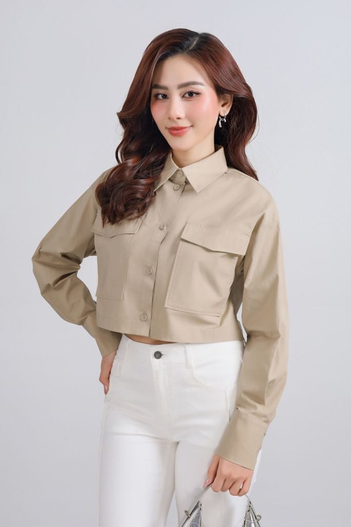 BAS13292 - Áo sơ mi kiểu vải thô kate dáng croptop cổ đức tay phối măng sec ngực áo có túi tạo kiểu - PANTIO