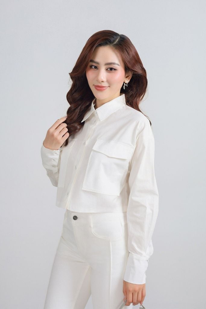 BAS13292 - Áo sơ mi kiểu vải thô kate dáng croptop cổ đức tay phối măng sec ngực áo có túi tạo kiểu - PANTIO