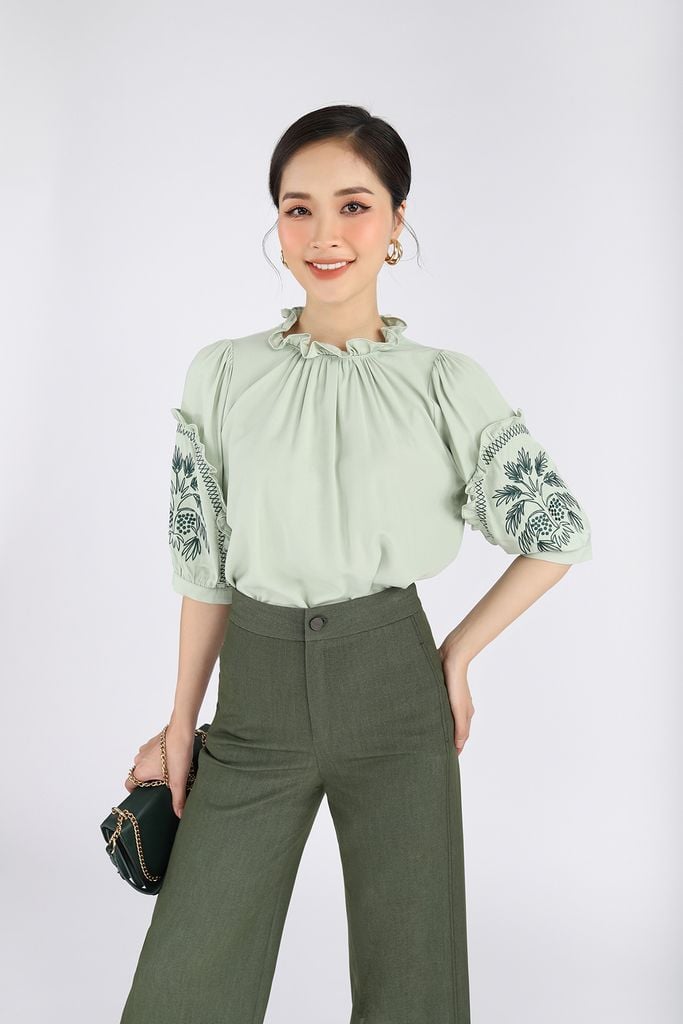 BAS32483 - Áo sơ mi chất liệu thô cổ bèo tay họa tiết - PANTIO