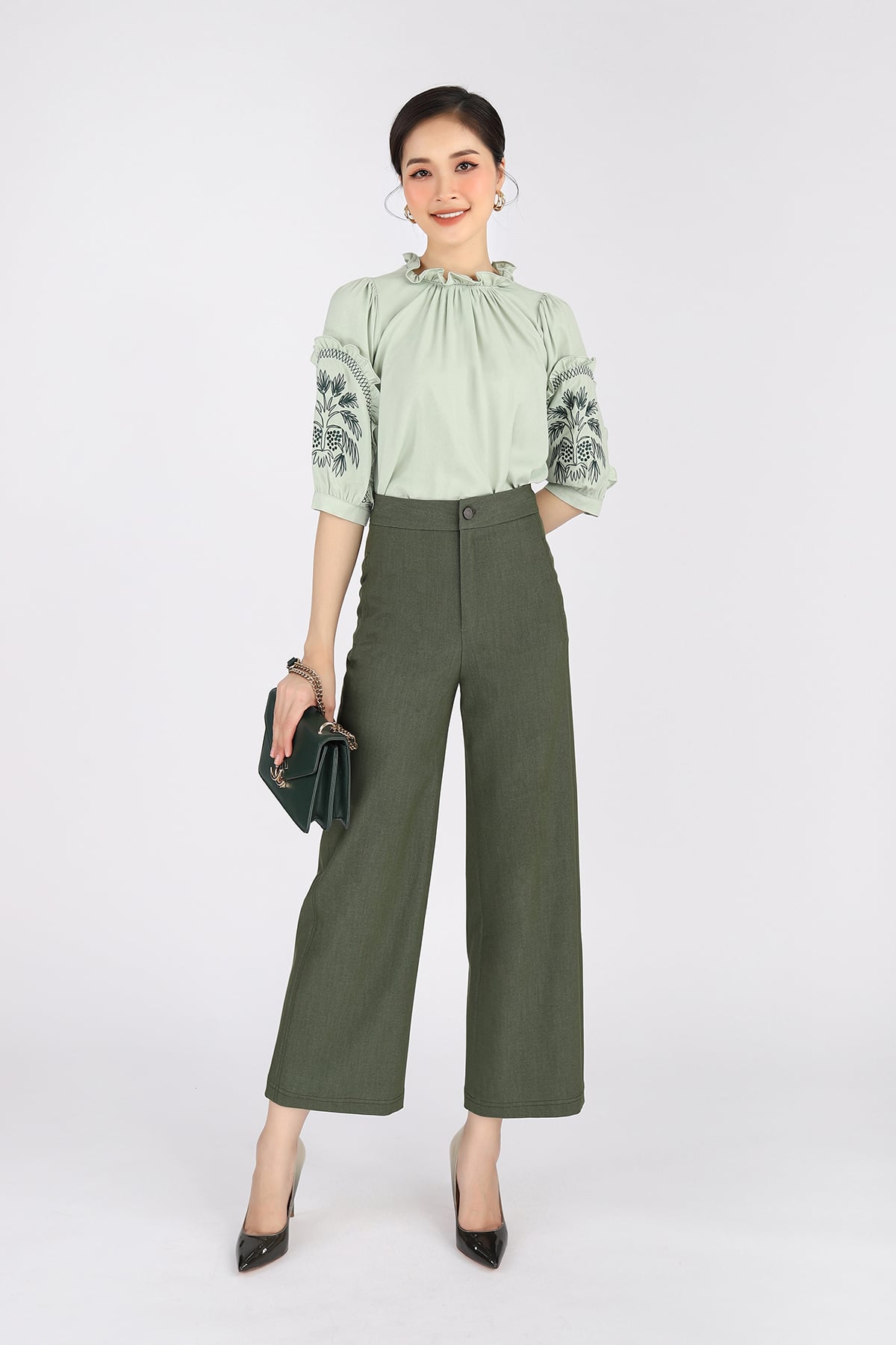 BAS32483 - Áo sơ mi chất liệu thô cổ bèo tay họa tiết - PANTIO