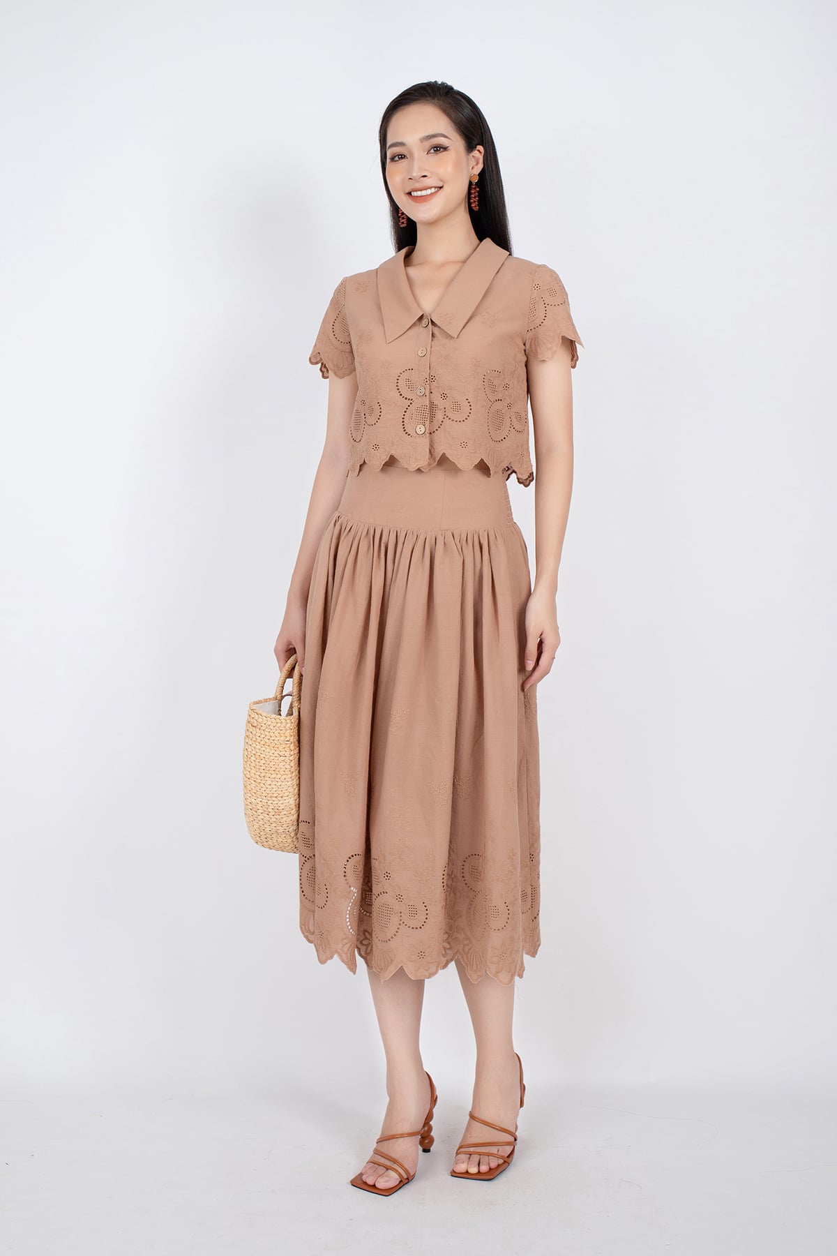 BJD32621 - tylekeo88ax midi vải thô dáng xòe chân thêu họa tiết cạp sau chạy smocking - tỷ lệ kèo 8899