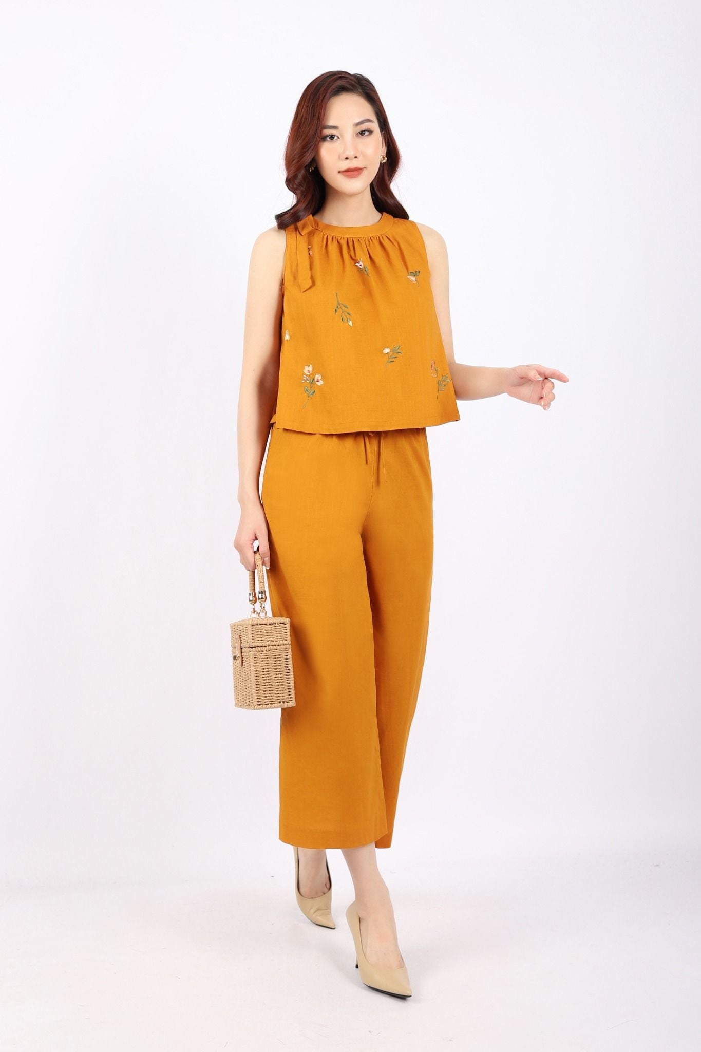 BAS32775 - Áo kiểu dạo phố vải linen dáng A cổ nhún phối nơ thân trang trí hình thêu - tỷ lệ kèo 8899