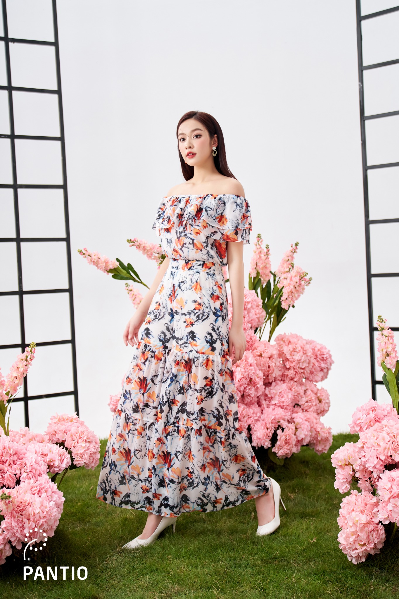 BAS32805 - Áo kiểu dạo phố vải chiffon dáng suông vai ngang đổ bèo bo chun - PANTIO