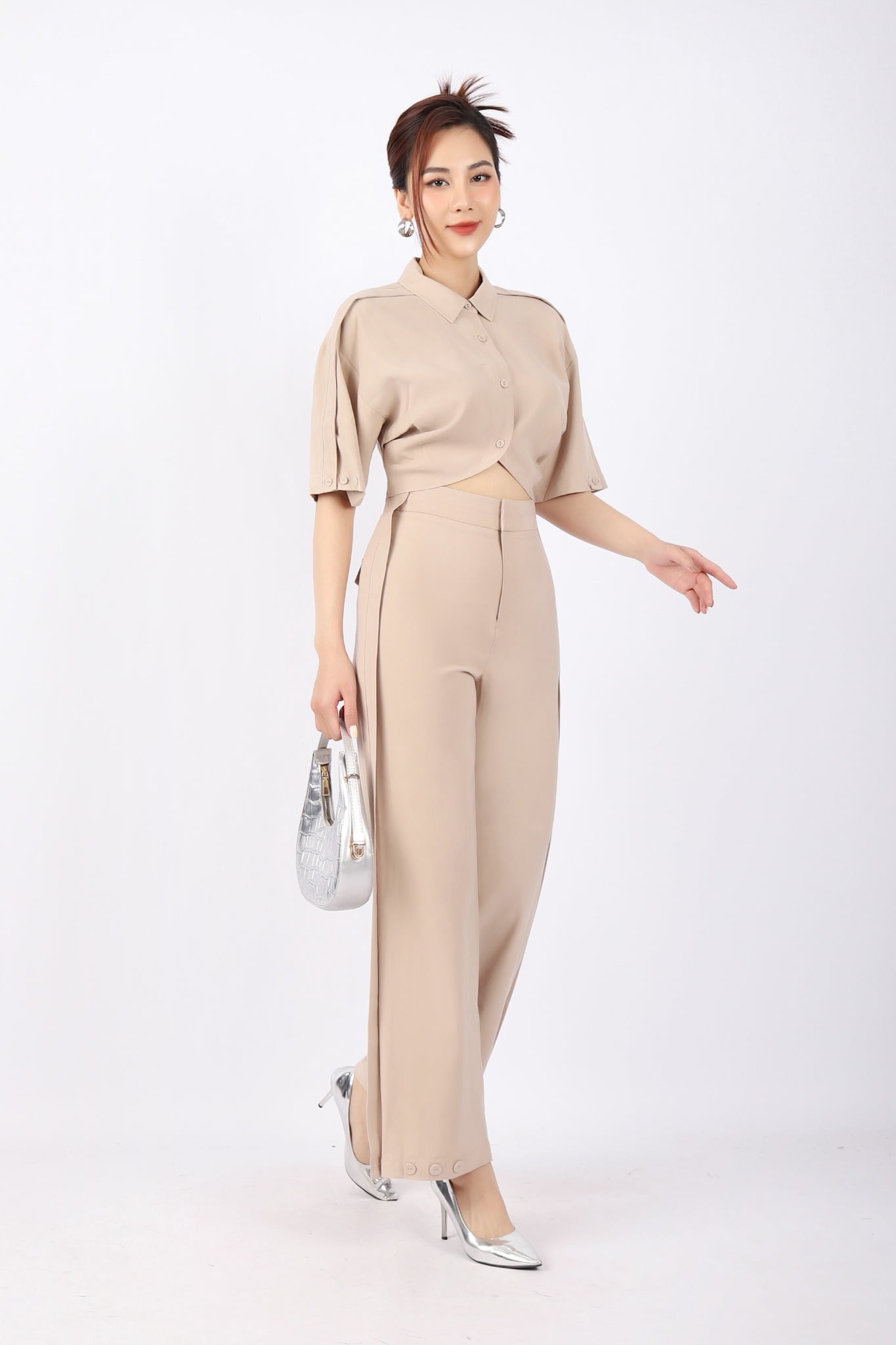 BAS32815 - Áo kiểu công sở vải thô dáng croptop cổ đức cài cúc tay liền eo xếp nhún tạo kiểu - PANTIO