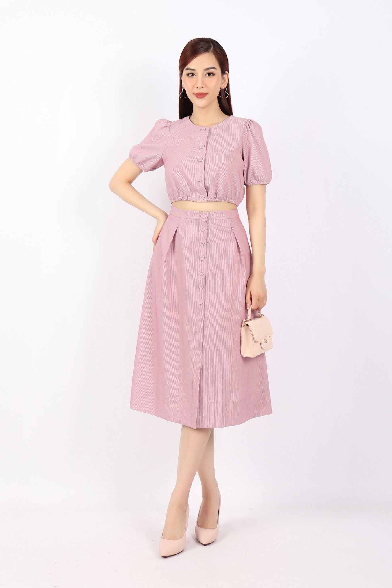 BAS32836 - Áo kiểu dạo phố vải thô dáng croptop cạp bo chun cổ tròn cài cúc - PANTIO