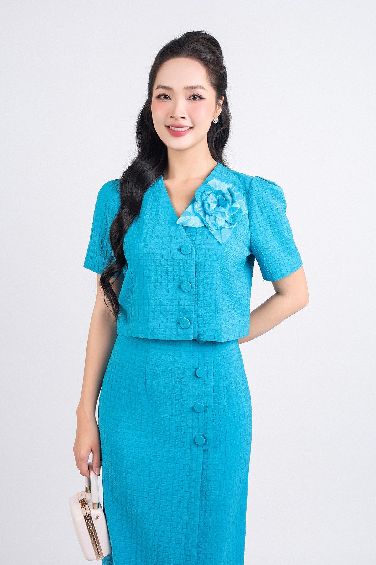 BJD33056 - Chân váy kiểu công sở vải thô dáng bút chì hai lớp lót habutai thân váy đính khuy bọc trang trí xẻ tà trước - PANTIO