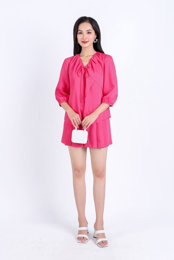 BAS33121 - Áo kiểu dạo phố vải lụa dày dáng suông cổ chữ V nhún tạo kiểu tay lửng thân áo xẻ tà - PANTIO