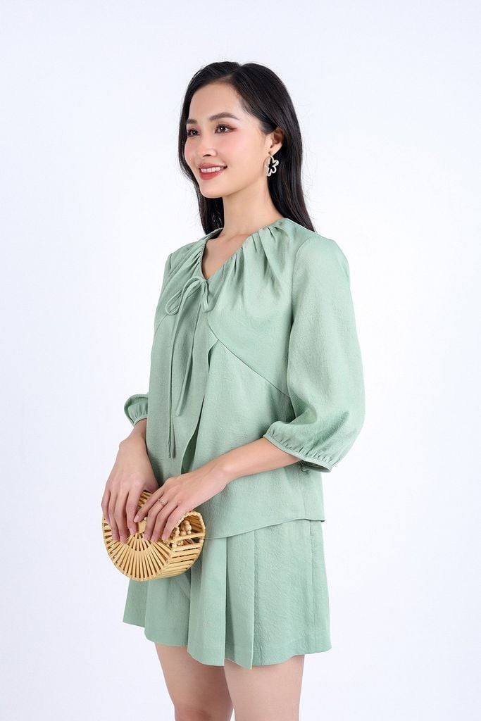 BQN33121 - Quần short dạo phố vải lụa dày thân xếp ly xoè nhẹ khoá thân trước - PANTIO