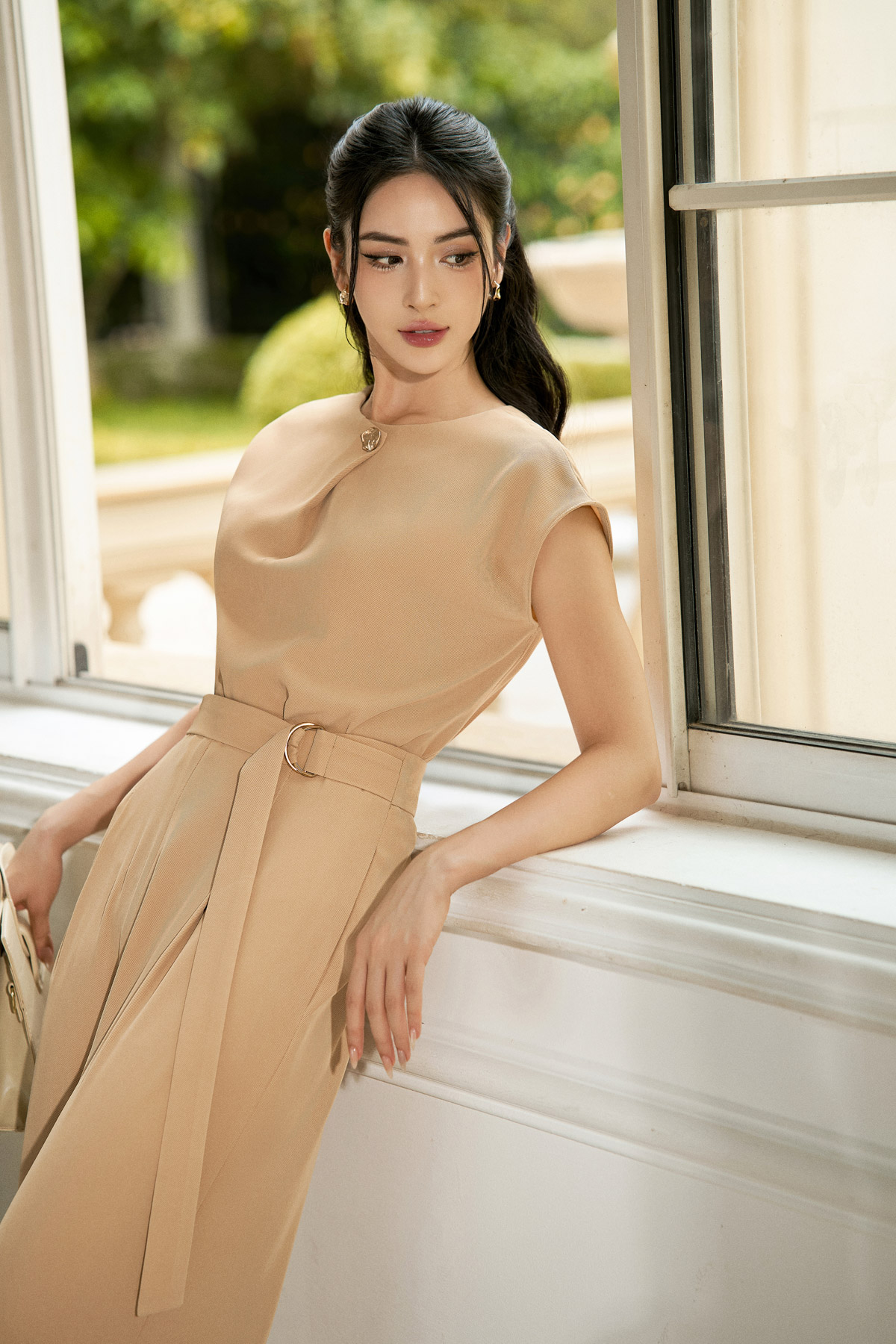 BAS33148 - Áo sơ mi kiểu dạo phố vải tuytsi dáng suông cổ tròn vai chờm cổ áo phối khuy trang trí - PANTIO