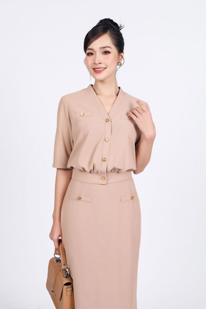 BAS33151 - Áo kiểu công sở vải len dáng suông cổ xẻ V tay lửng thân áo đính khuy thời trang có nắp túi ốp tạo kiểu - PANTIO