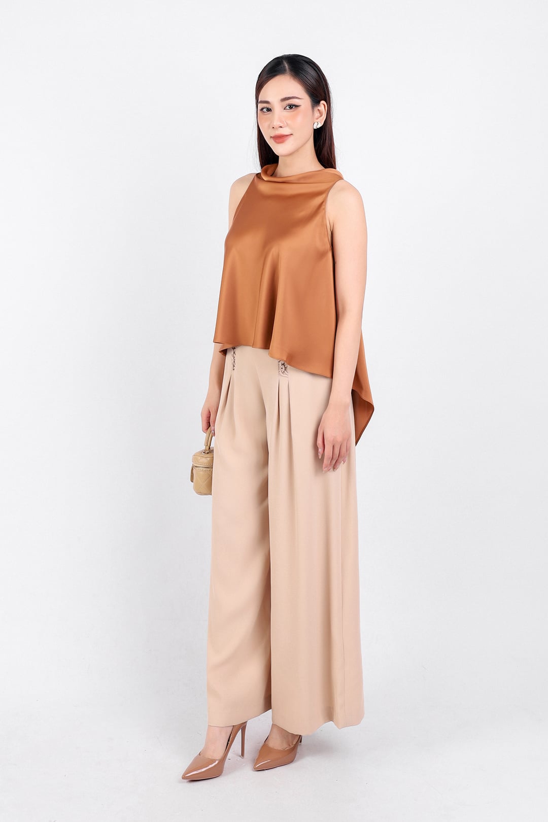 BAS33154 - Áo kiểu dạo phố vải lụa dày cổ đổ cao sát nách dáng đuôi tôm - PANTIO