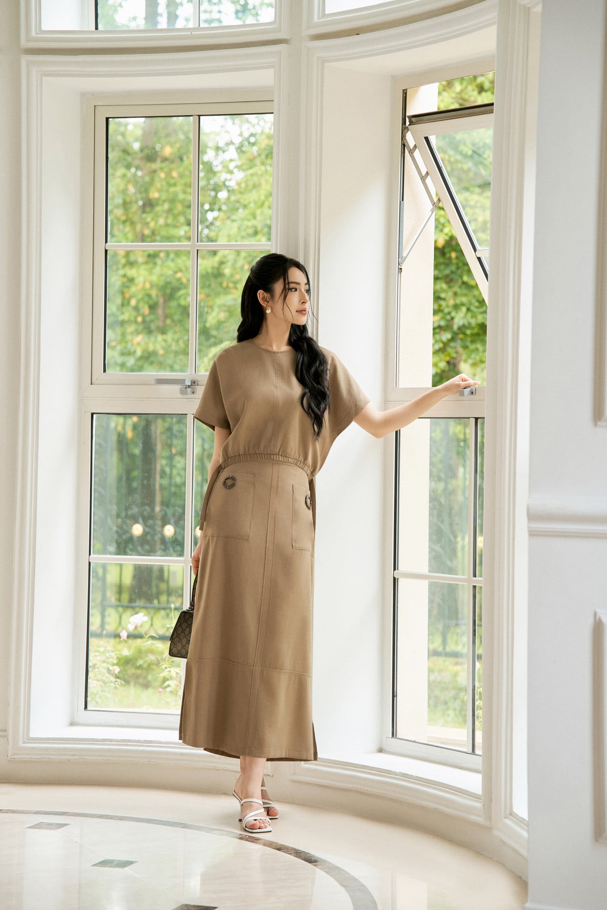 BJD33159 - Chân váy công sở vải tuytsi dáng suông dài cạp chun thân váy có túi phối khuy trang trí - PANTIO