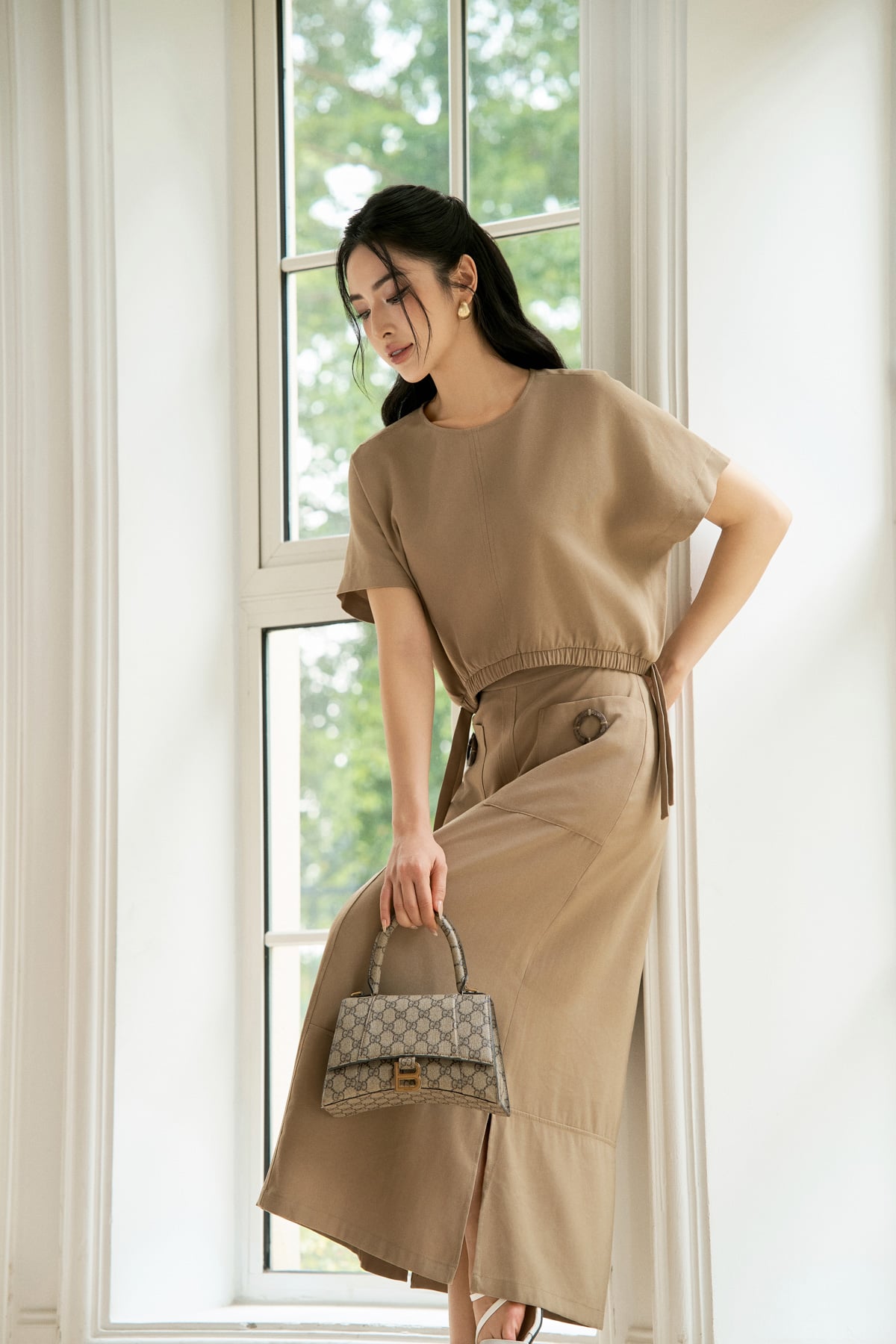 BAS33159 - Áo sơ mi kiểu dạo phố vải tuytsi dáng lửng cổ tròn cạp bo chun thân áo phối dây trang trí - PANTIO