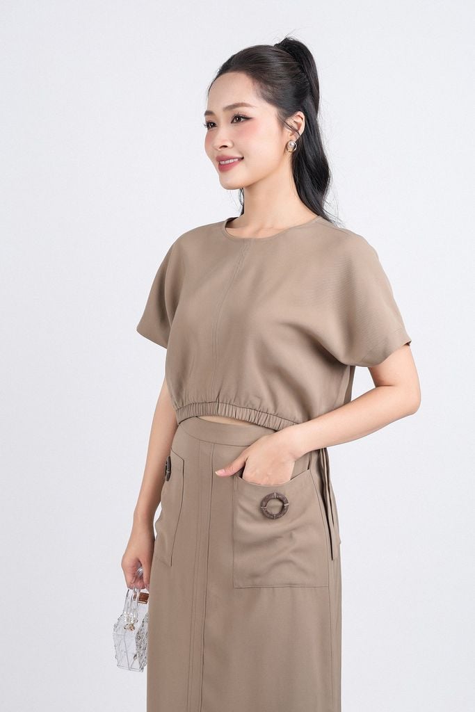 BAS33159 - Áo sơ mi kiểu dạo phố vải tuyp xy dáng lửng cổ tròn cạp bo chun thân áo phối dây trang trí - PANTIO