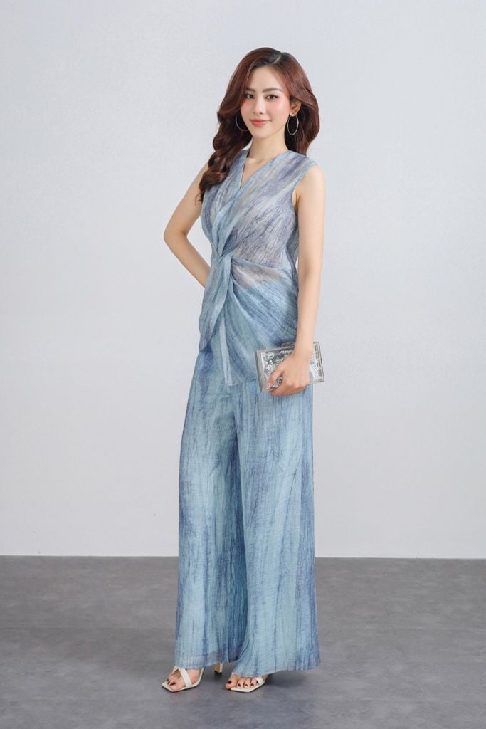BAS33460 - Áo sơ mi kiểu công sở vải tơ dáng suông cổ V eo xoắn xẻ tà tạo kiểu - PANTIO
