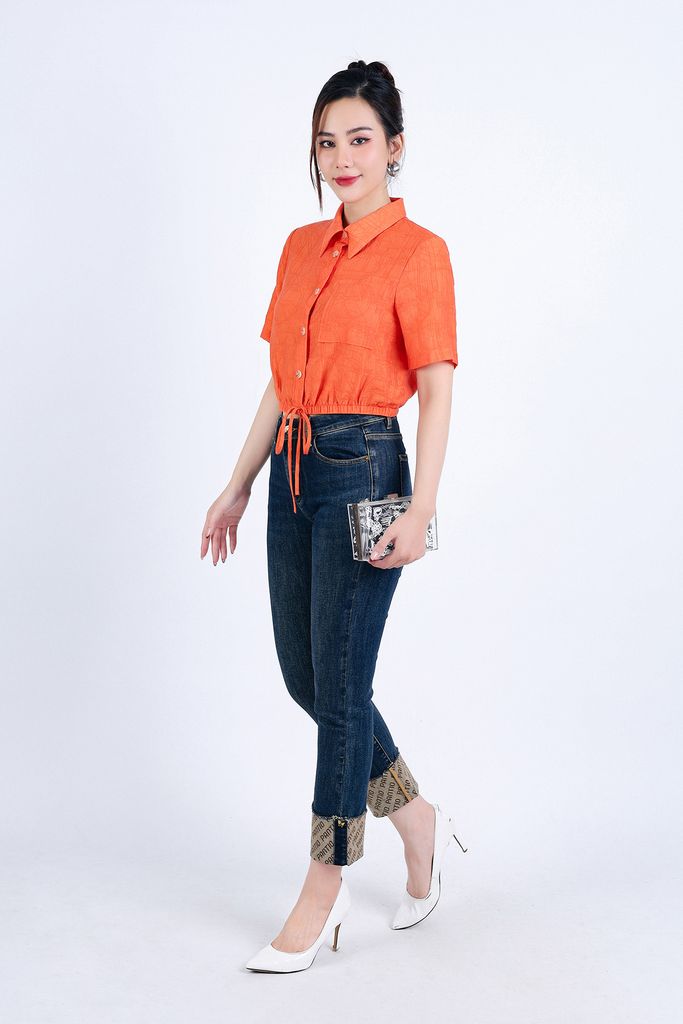 BAS53189 - Áo sơ mi công sở vải thô mỏng dáng lửng cổ đức có túi ngực áo cài khuy thân trước gấu áo bo chun - PANTIO