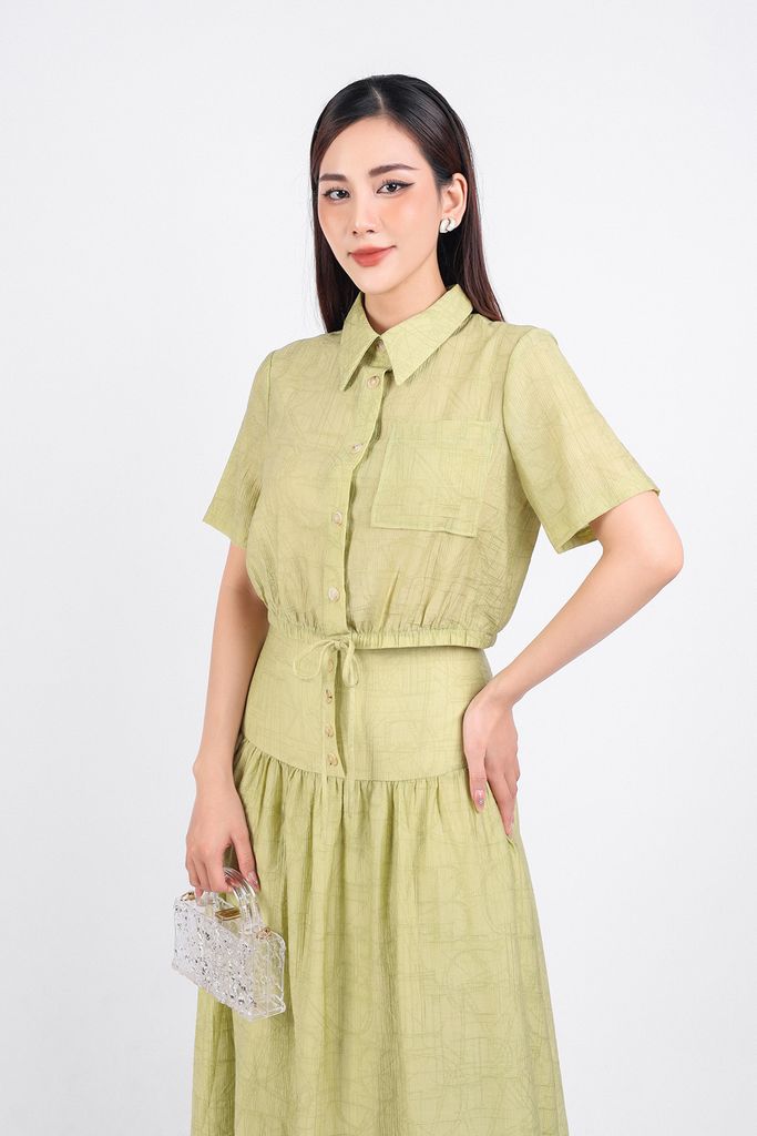 BAS53189 - Áo sơ mi công sở vải thô mỏng dáng lửng cổ đức có túi ngực áo cài khuy thân trước gấu áo bo chun - PANTIO