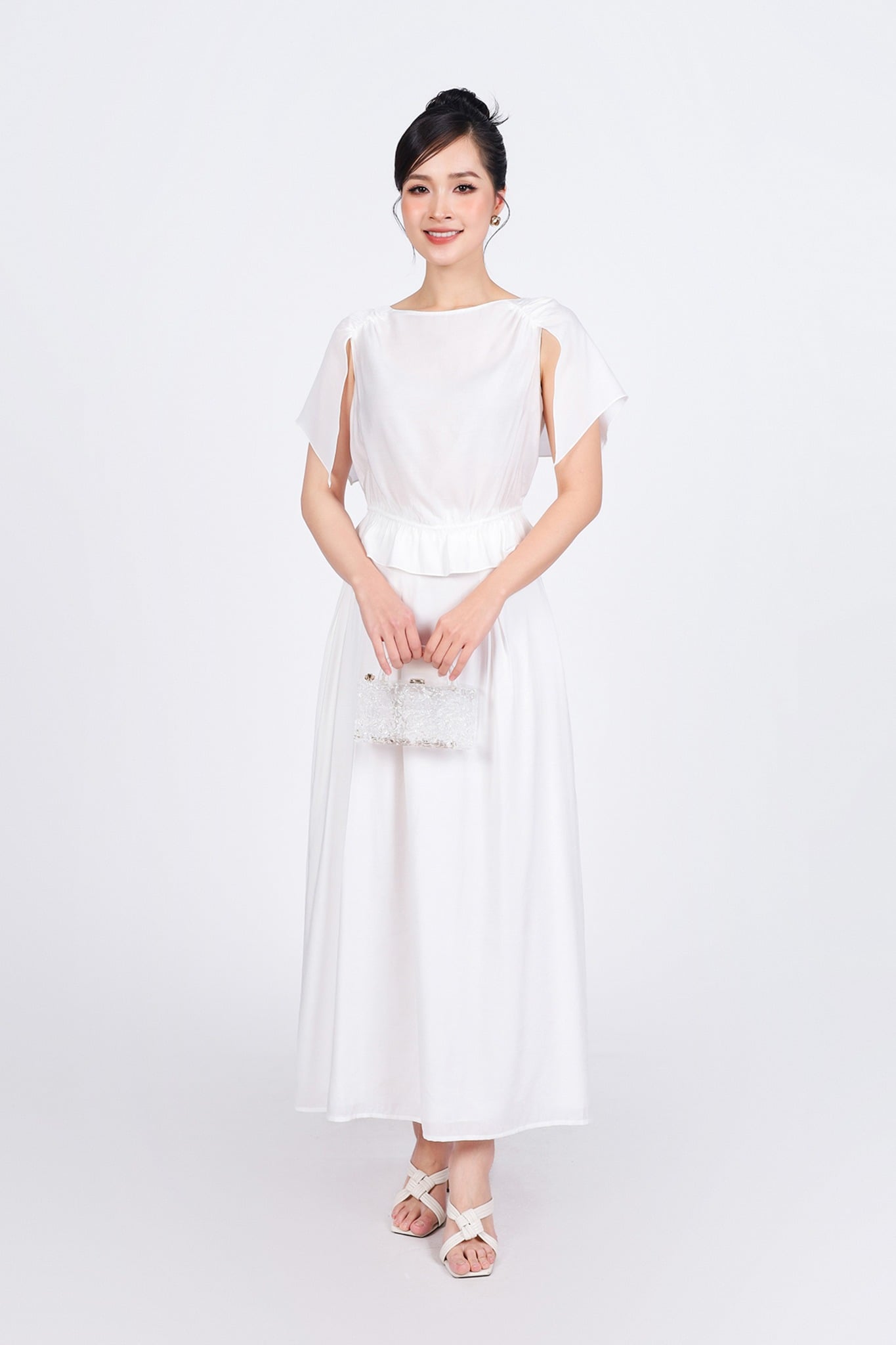 BAS53205 - Áo kiểu dạo phố vải tơ dáng suông cổ thuyền tay cánh tiên xẻ tà thân áo bo chun eo tạo kiểu - PANTIO