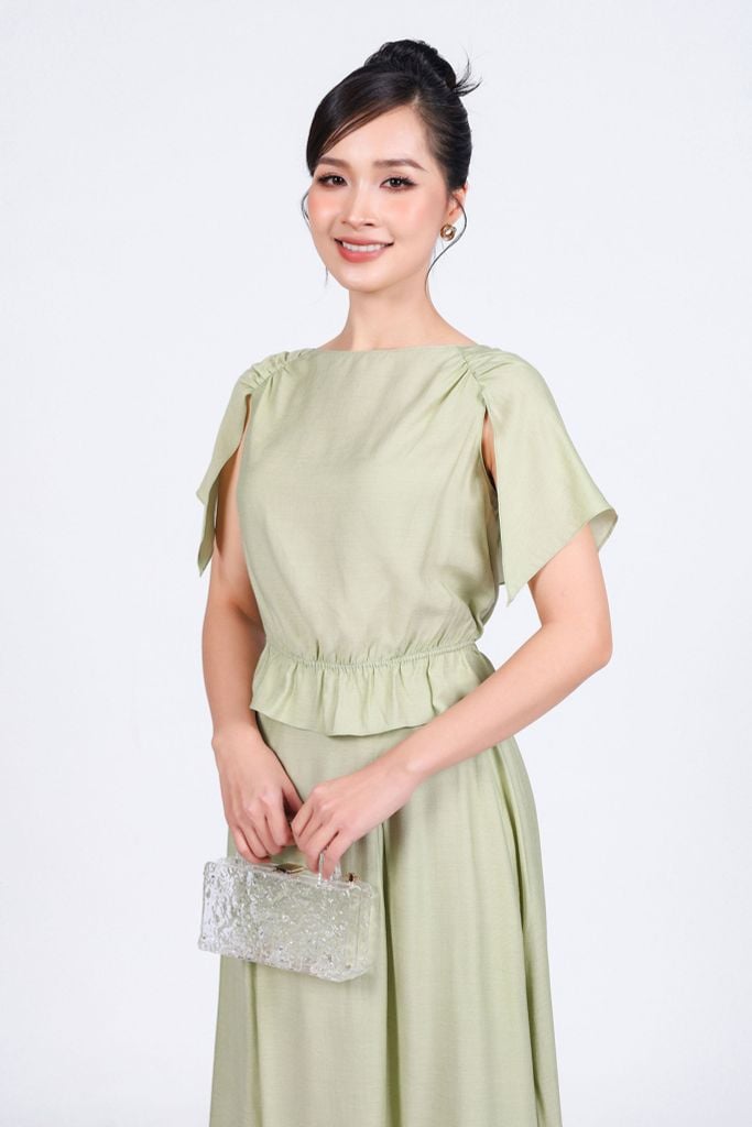 BAS53205 - Áo kiểu dạo phố vải tơ dáng suông cổ thuyền tay cánh tiên xẻ tà thân áo bo chun eo tạo kiểu - PANTIO