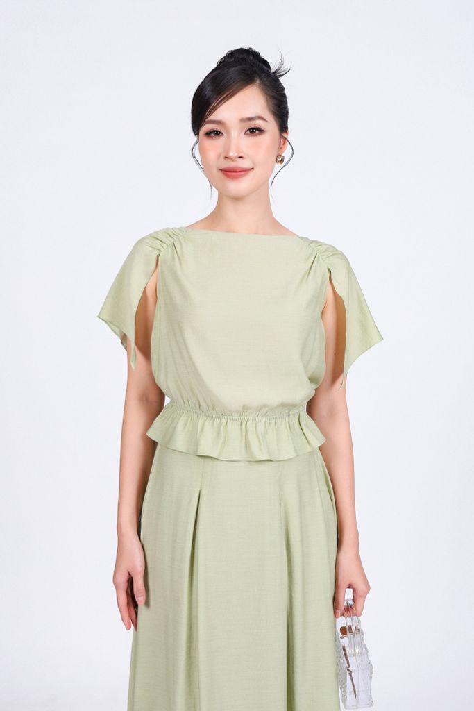 BAS53205 - Áo kiểu dạo phố vải tơ dáng suông cổ thuyền tay cánh tiên xẻ tà thân áo bo chun eo tạo kiểu - PANTIO