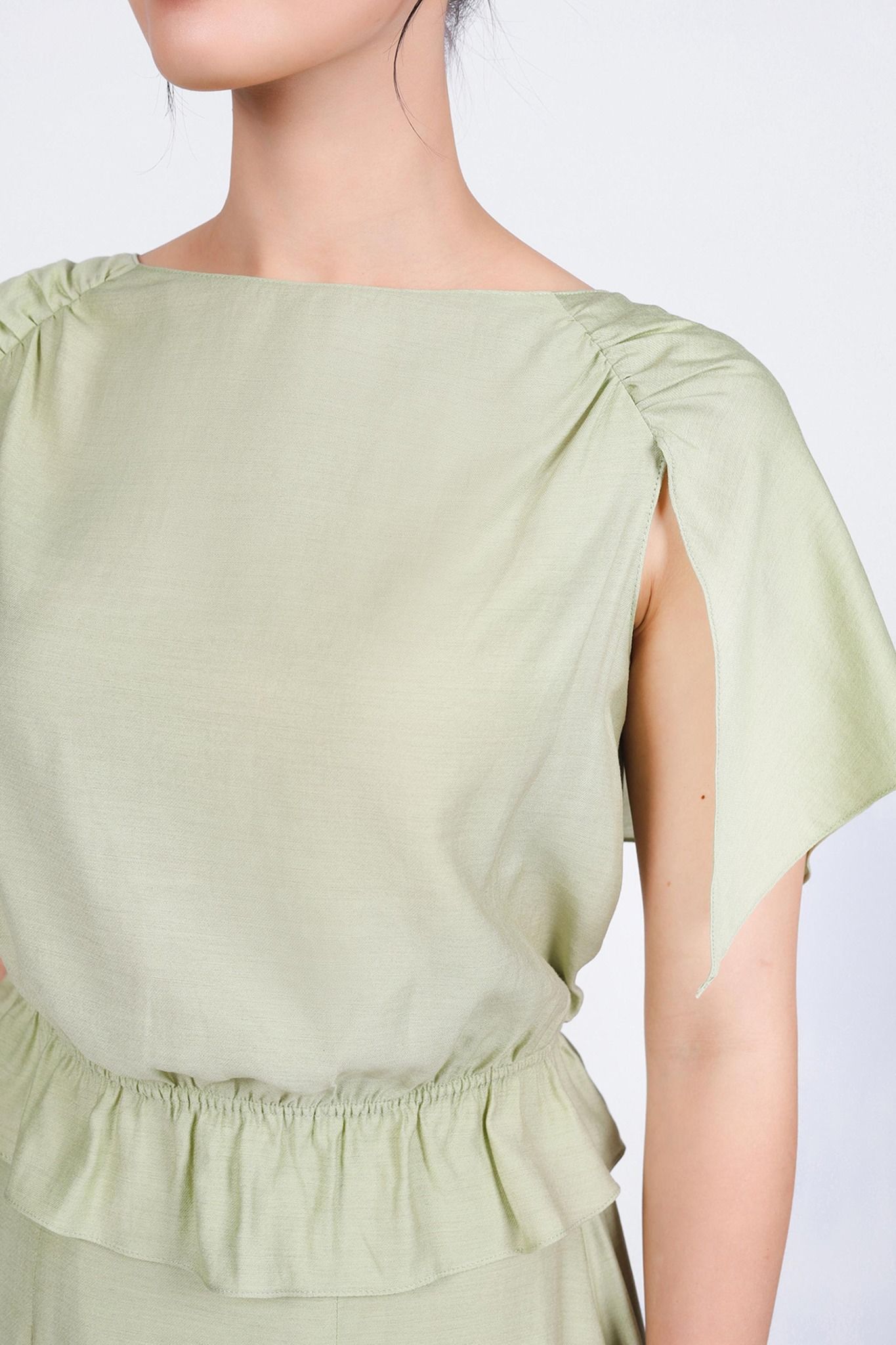 BAS53205 - Áo kiểu dạo phố vải tơ dáng suông cổ thuyền tay cánh tiên xẻ tà thân áo bo chun eo tạo kiểu - PANTIO